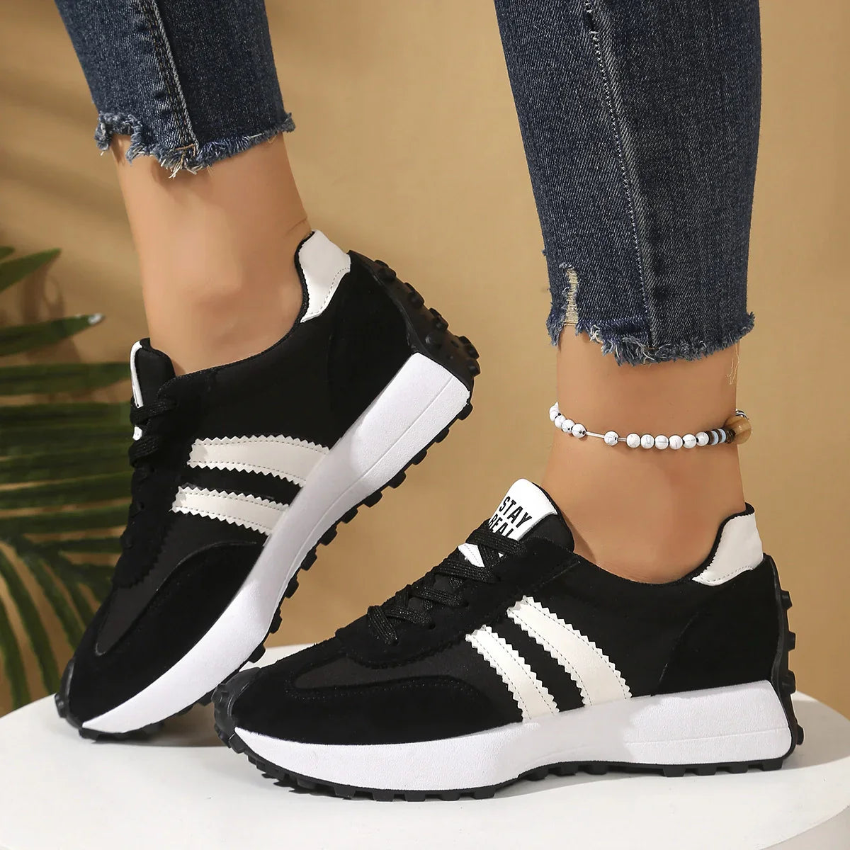RETROLACE™ - STRIPE LACE-UP SNEAKER