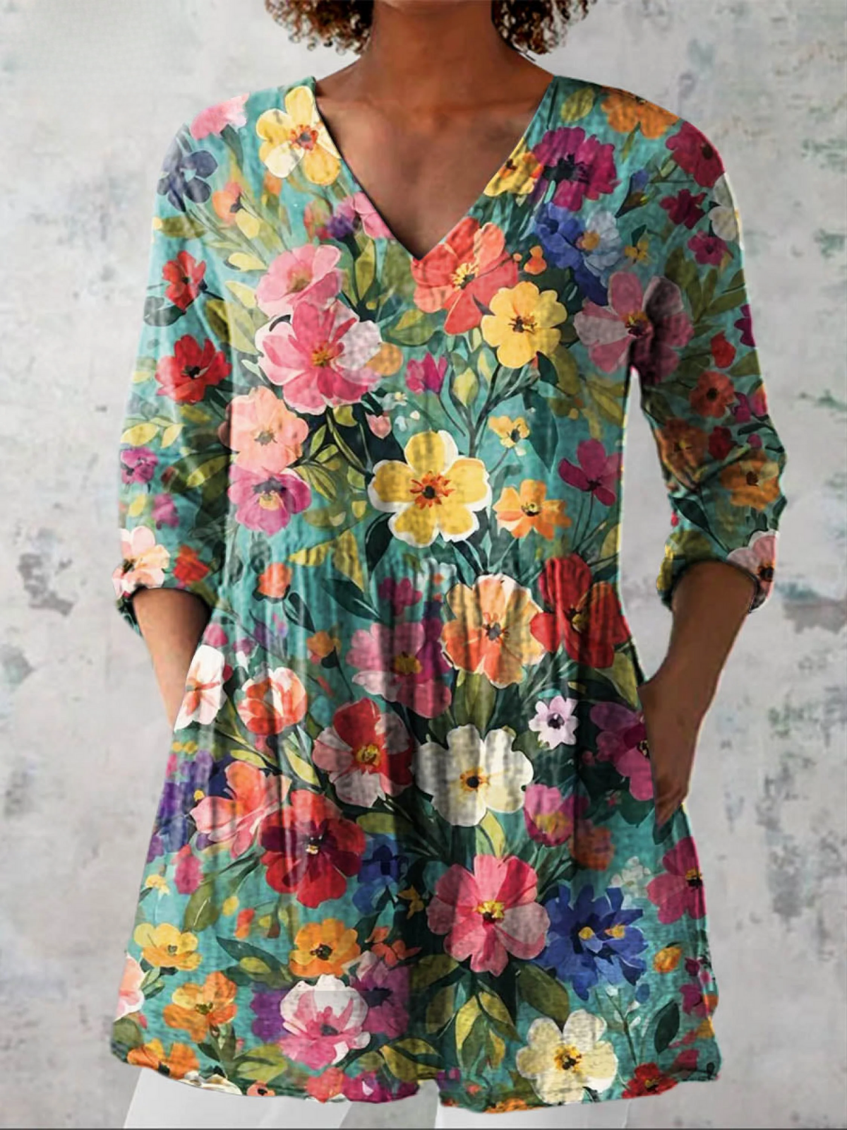 NORA™ - FLOWING V-NECK BLOUSE