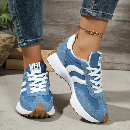 Antaradus – Women's Retro Stripe Lace-Up Sneaker