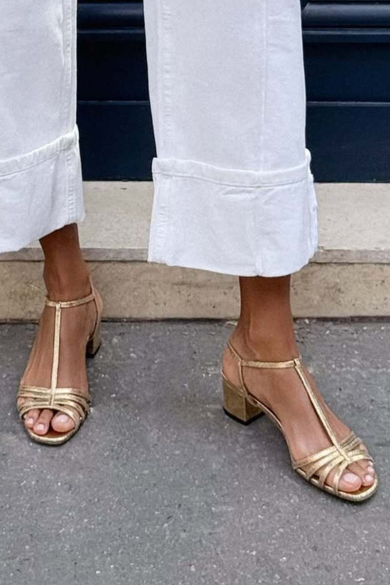 ALLEGRA™ - GOLDEN LOW-HEEL SANDALS