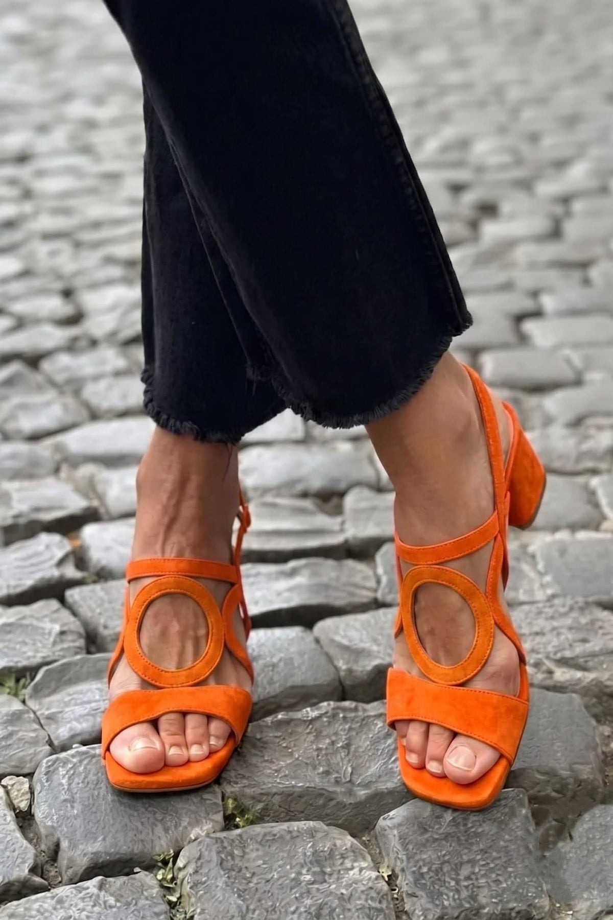 VALENTINA™ - VIBRANT LOW-HEEL SANDALS