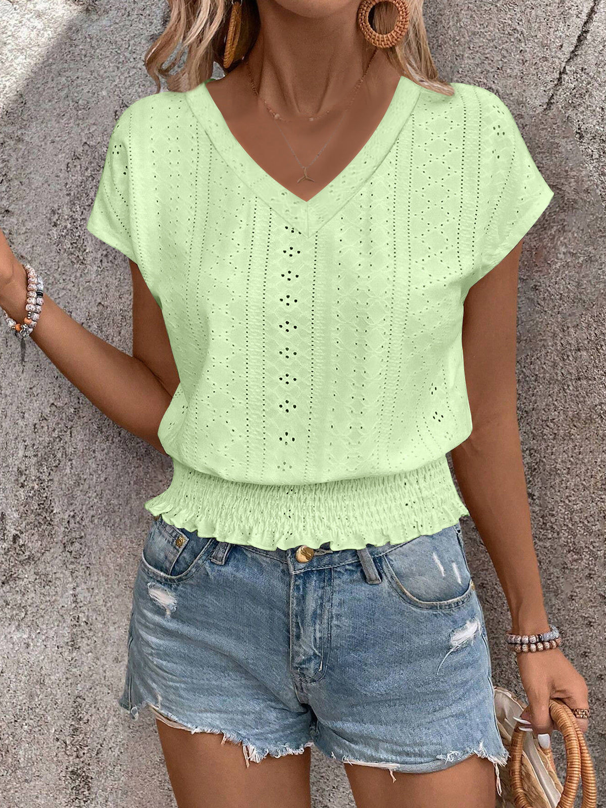 SIMONE™ - V-NECK CUTOUT TEE