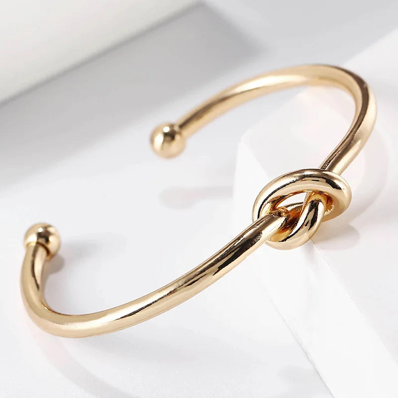 KNOTGOLD™ - GOLDEN BRACELET WITH KNOT DETAIL