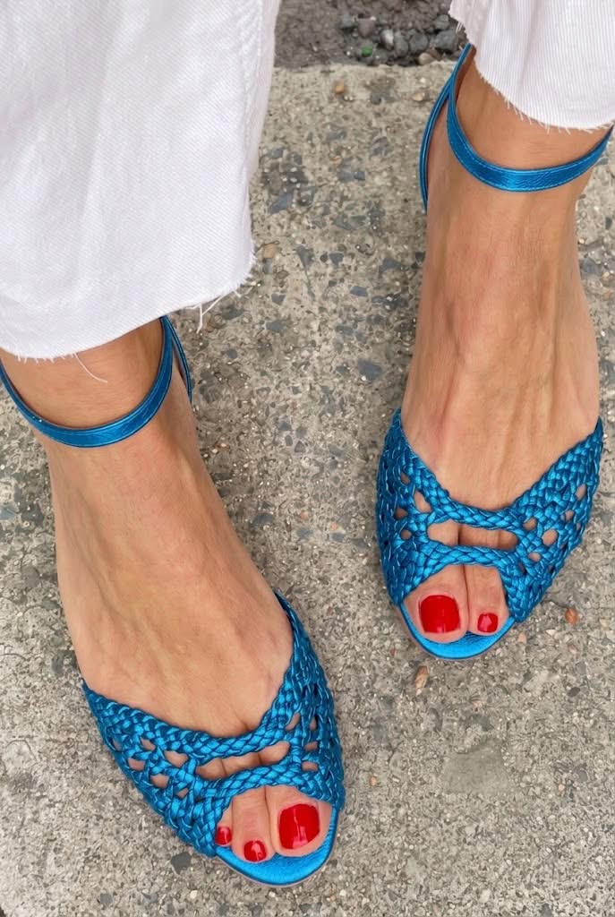 ISADORA™ - GOLDEN WOVEN ANKLE-STRAP SANDALS