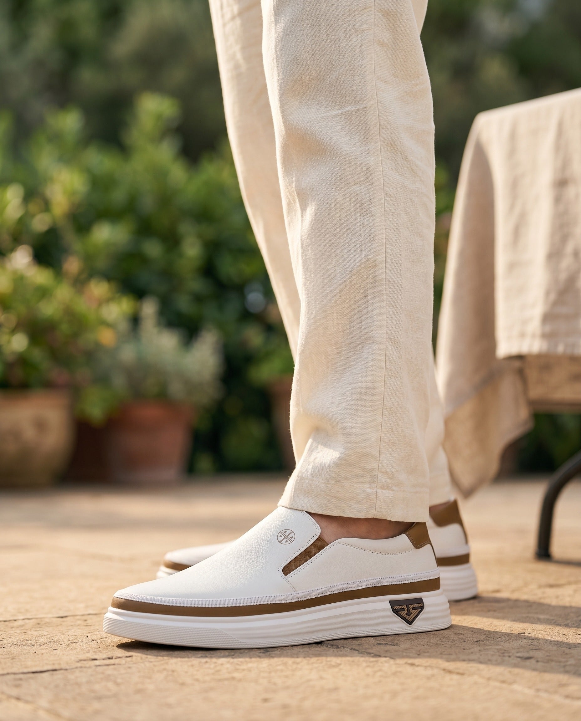 ALESSIO™ - MINIMALIST SLIP-ON SNEAKERS