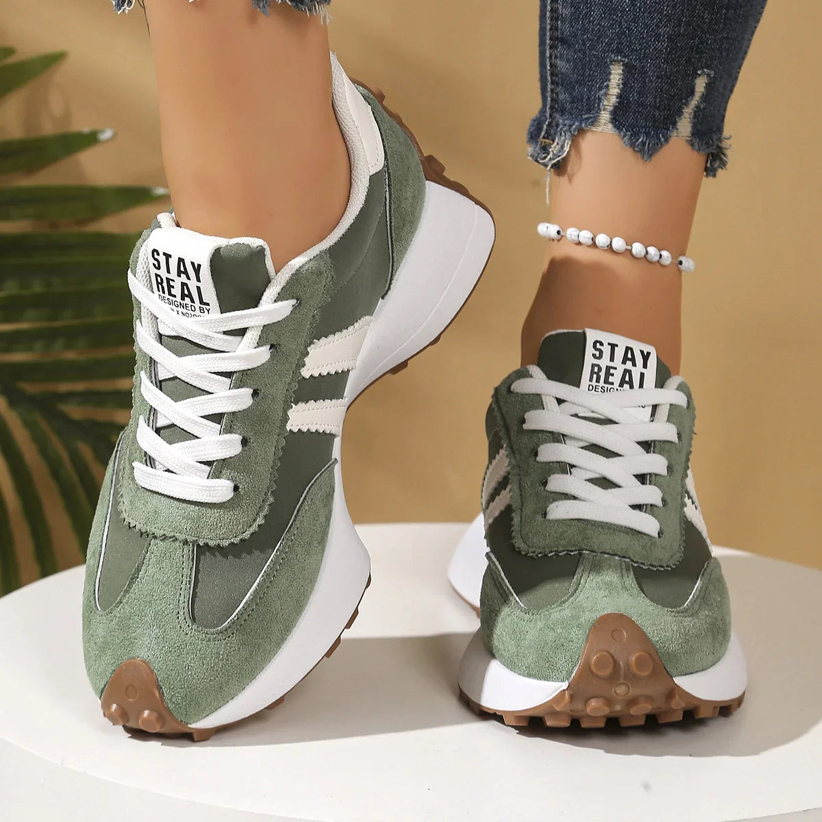 RETROLACE™ - STRIPE LACE-UP SNEAKER