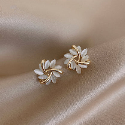 Antaradus - Round Opal Flower Earrings