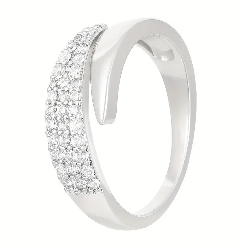 GOLDESSA™ - ELEGANT GOLD RING WITH SPARKLING STONES